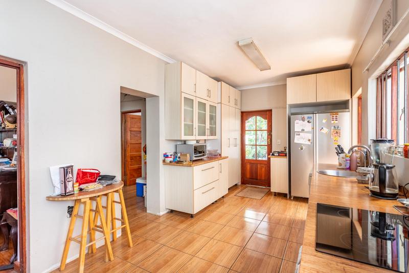 8 Bedroom Property for Sale in Pinelands Western Cape